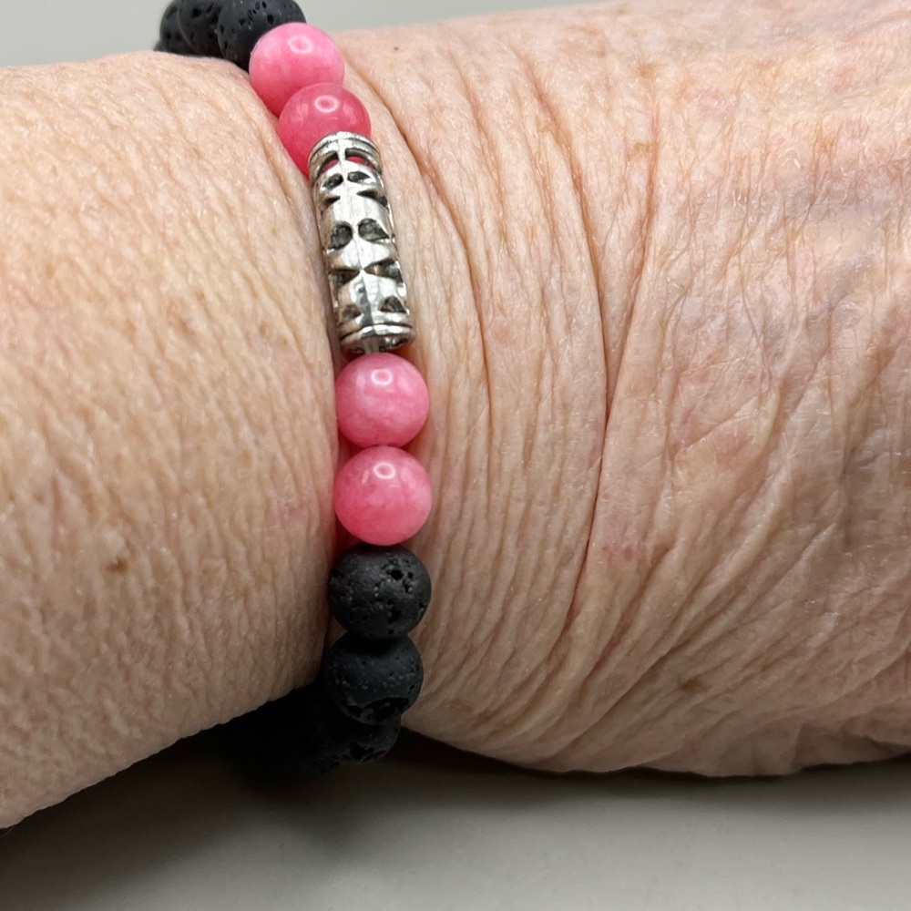 Silver Tone Pink and Black Lava Beads Stretchy Bracelet Boho Chic Essential Oil - Picture 3 of 3